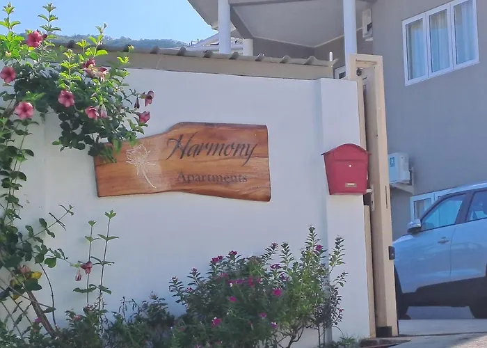 Harmony Self-catering 3* Бо-Валлон