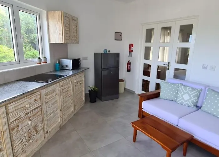 Harmony Self-catering 3* Бо-Валлон